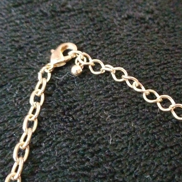 Red pendent statement necklace - Picture 3 of 3